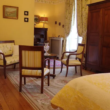 Les Vieux Murs Bed and breakfast Souvigny