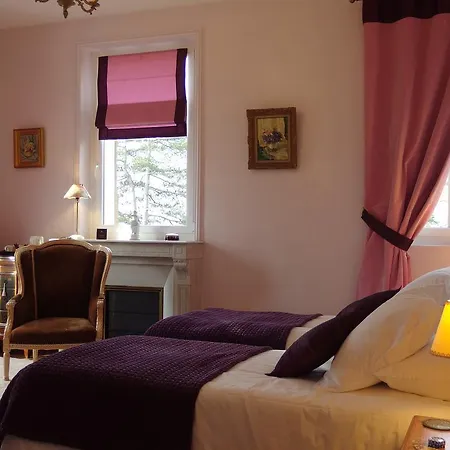 Les Vieux Murs Bed and breakfast Souvigny